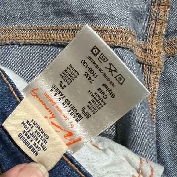 Citizens of Humanity Medium Wash Whiskered Distressed Low Rise Boot Cut Jeans 25 - Picture 12 of 13